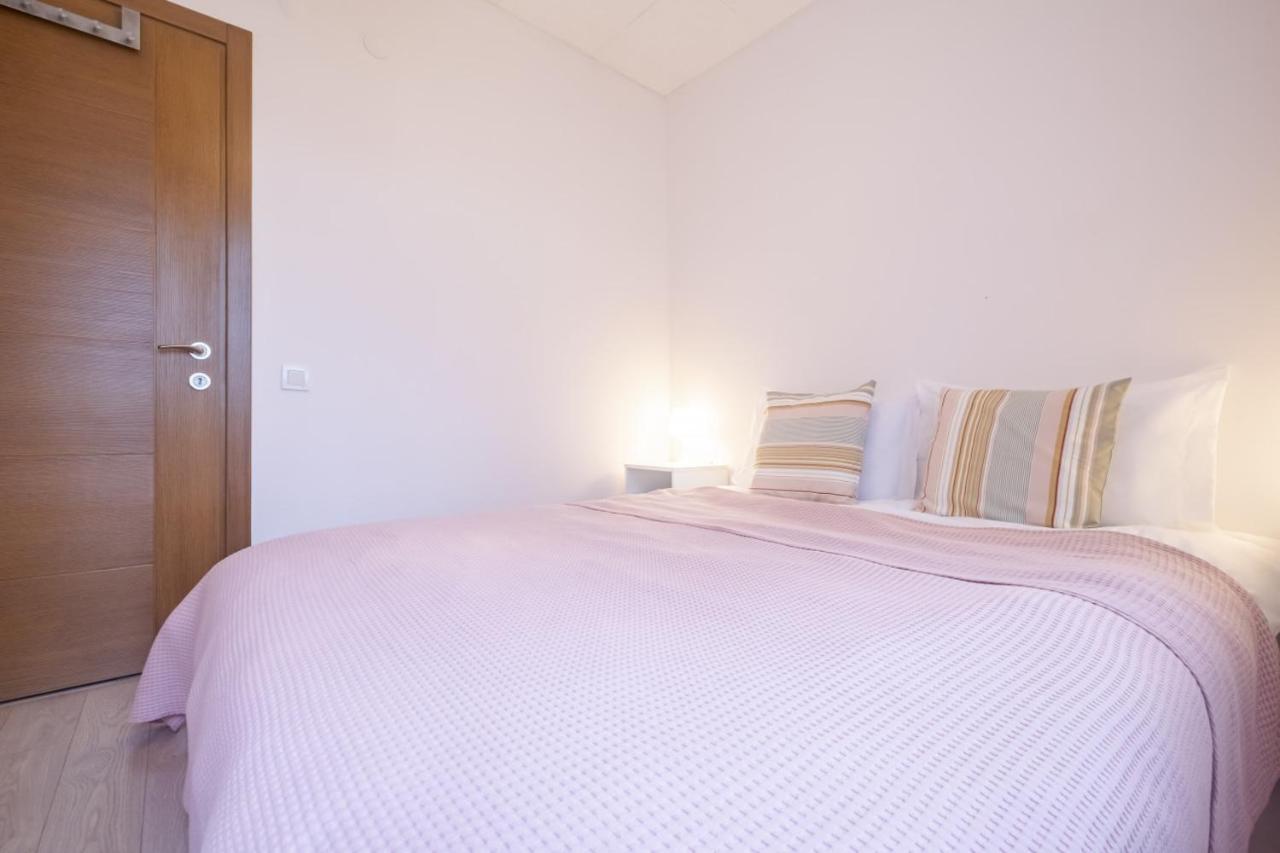 Flat With Balcony Near Bull Statue In Kadikoy Apartamento Estambul Exterior foto